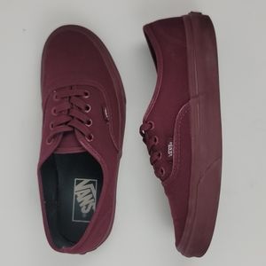 VANS CLASSIC LOWTOPS,  WOMANS SIZE 7 EUC